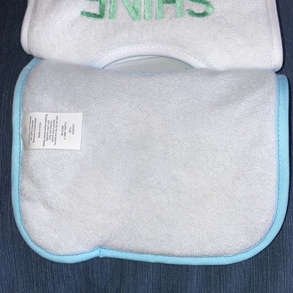 Parent’s Choice Infant Bibs - Picture 2 of 8